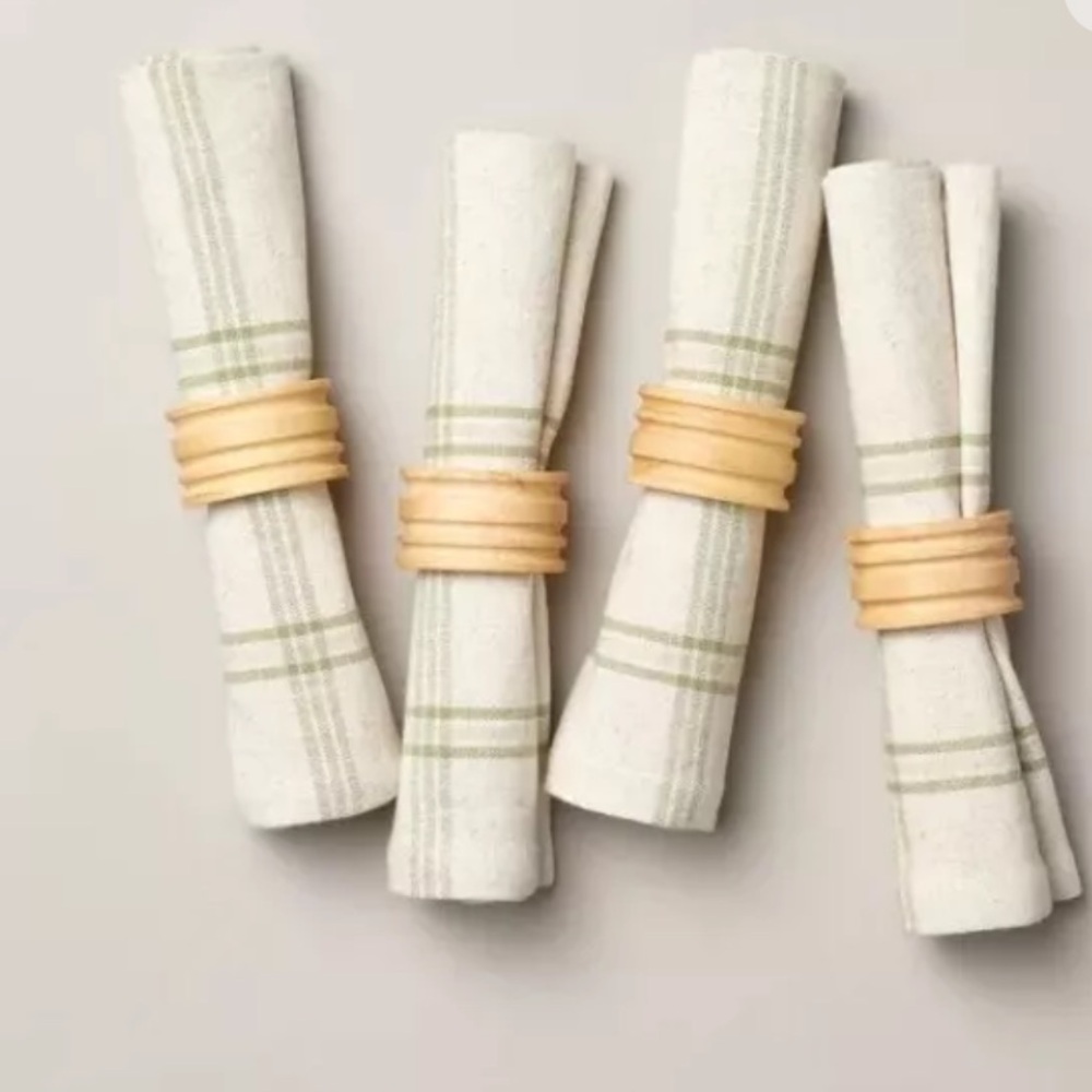 HEARTH & HAND NEW 4pc rubber wood napkin rings